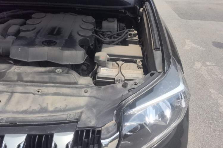 Used Toyota Prado 2010 4.0L Automatic TX-L Engine Bay Left
