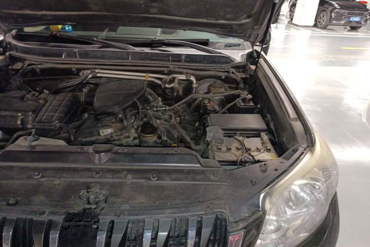 Used Toyota Prado 2010 2.7L Automatic Standard Edition Engine Bay Left