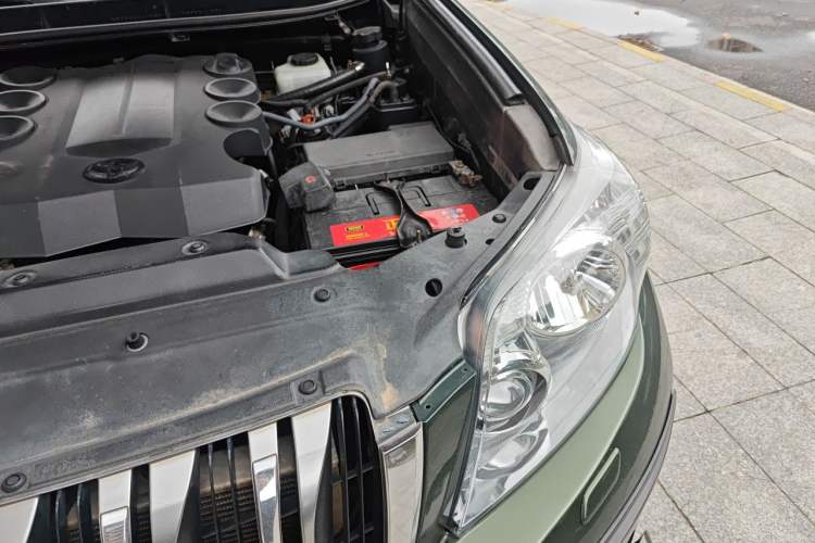 Used Toyota Prado 2010 4.0L Automatic VX Engine Bay Left