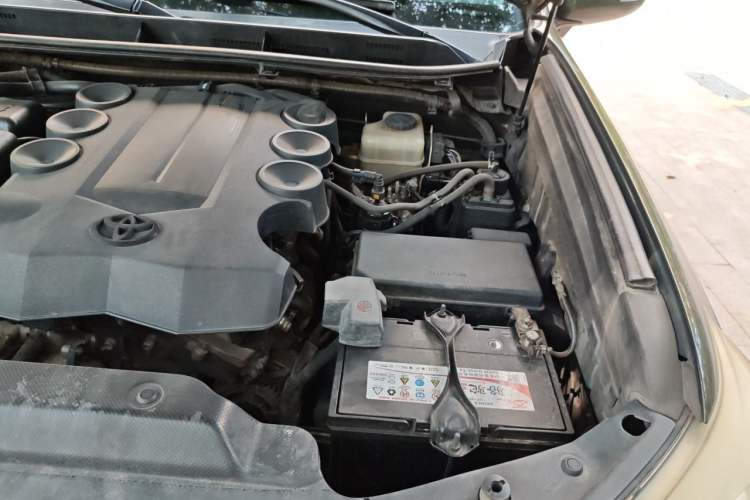 Used Toyota Prado 2010 4.0L Automatic TX-L Engine Bay Left