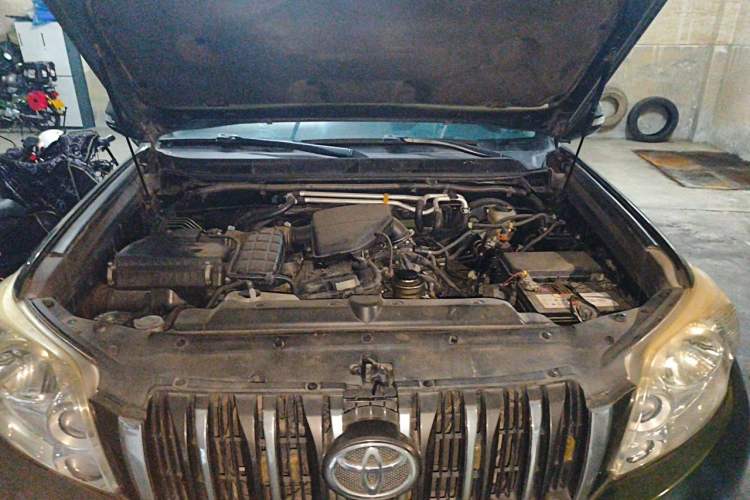 Used Toyota Prado 2010 2.7L Automatic Deluxe Edition Engine Bay