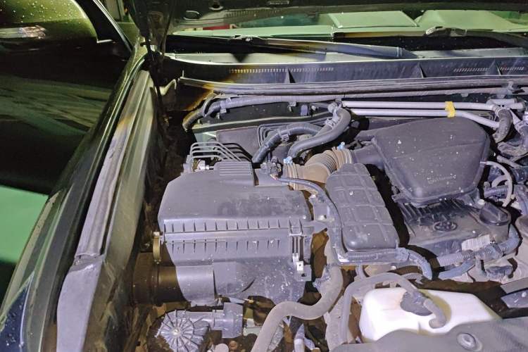 Used Toyota Prado 2010 2.7L Automatic Standard Edition Engine Bay Right