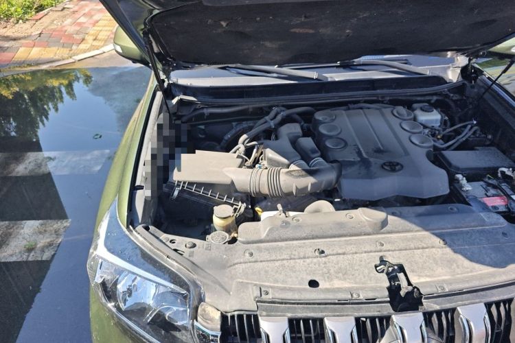 Used Toyota Prado 2010 4.0L Automatic VX NAVI Engine Bay Right