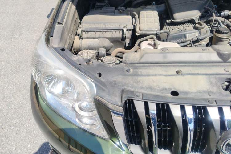 Used Toyota Prado 2010 2.7L Automatic Standard Edition Engine Bay Right