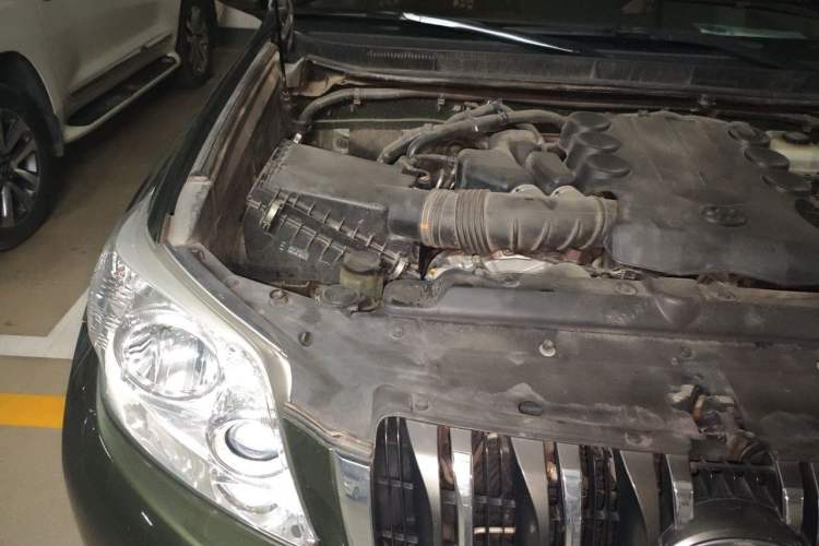 Used Toyota Prado 2010 4.0L Automatic TX Engine Bay Right