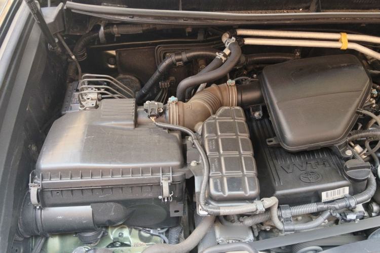 Used Toyota Prado 2010 2.7L Automatic Deluxe Edition Engine Bay Right