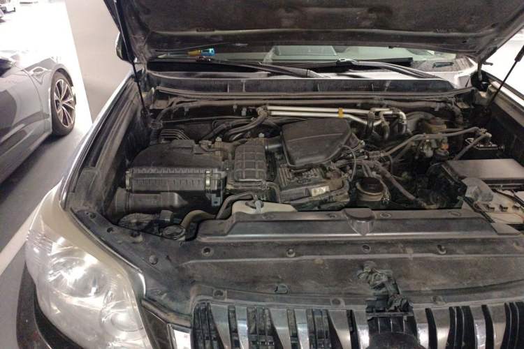 Used Toyota Prado 2010 2.7L Automatic Standard Edition Engine Bay Right