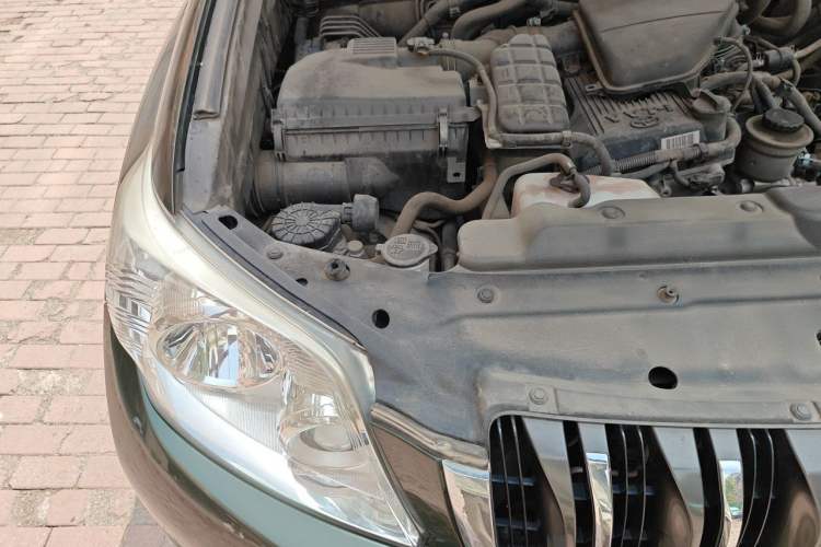 Used Toyota Prado 2010 2.7L Automatic Deluxe Edition Engine Bay Right