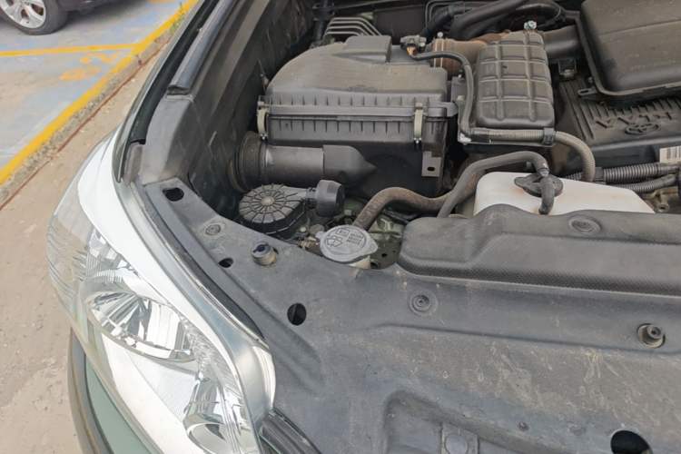 Used Toyota Prado 2010 2.7L Automatic Deluxe Edition Engine Bay Right