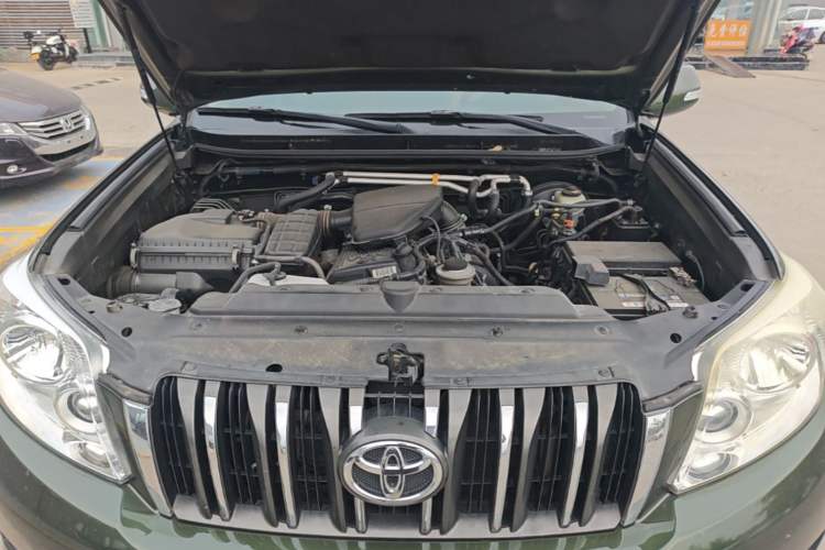Used Toyota Prado 2010 2.7L Automatic Deluxe Edition Engine Bay
