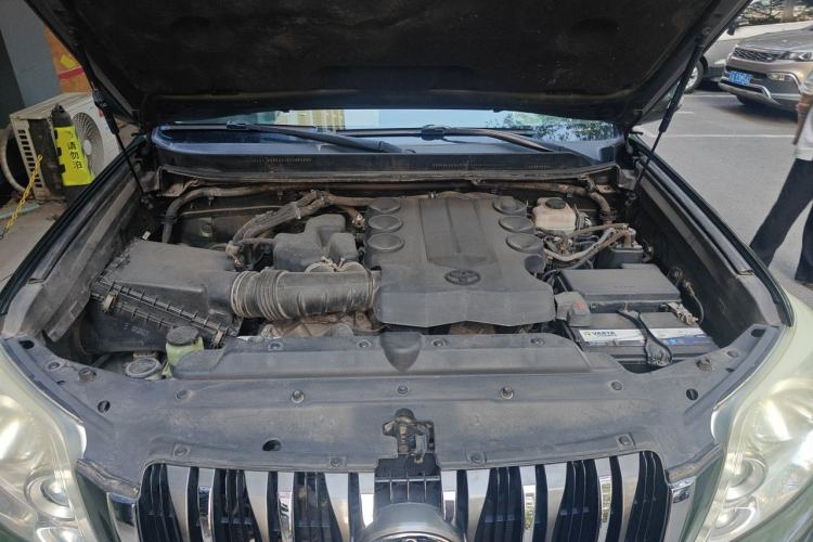 Used Toyota Prado 2010 4.0L Automatic TX-L NAVI Engine Bay