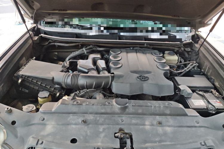 Used Toyota Prado 2010 4.0L Automatic TX-L Engine Bay