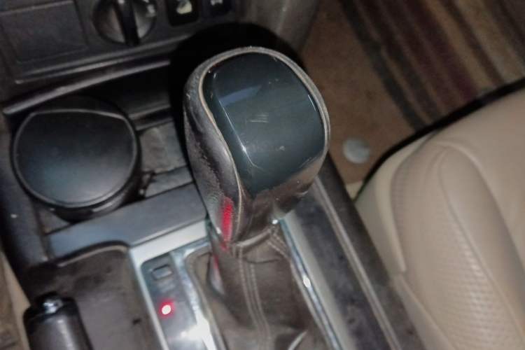 Used Toyota Prado 2010 4.0L Automatic TX-L Gear Lever