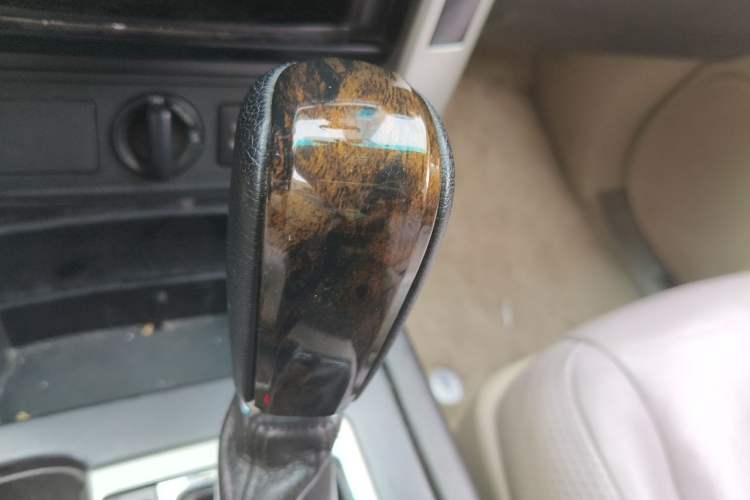 Used Toyota Prado 2010 4.0L Automatic TX-L Gear Lever