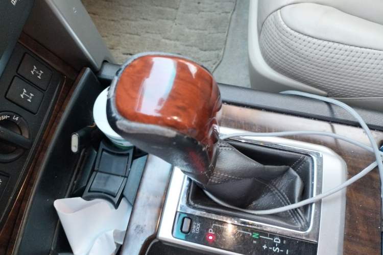 Used Toyota Prado 2010 4.0L Automatic VX NAVI Gear Lever
