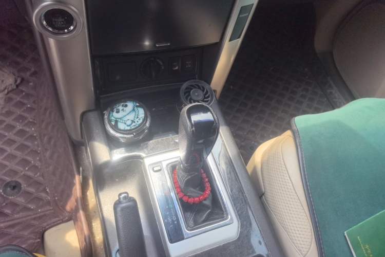 Used Toyota Prado 2010 4.0L Automatic TX-L Gear Lever