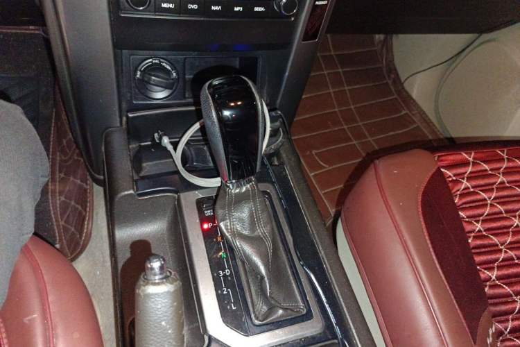 Used Toyota Prado 2010 2.7L Automatic Standard Edition Gear Lever