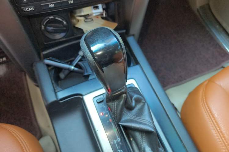 Used Toyota Prado 2010 2.7L Automatic Standard Edition Gear Lever