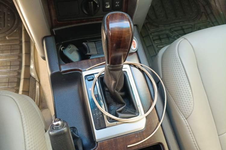 Used Toyota Prado 2010 4.0L Automatic VX Gear Lever