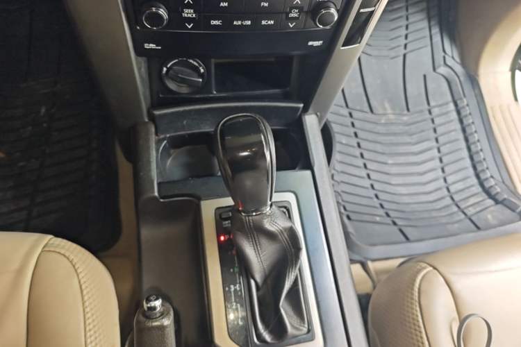 Used Toyota Prado 2010 2.7L Automatic Deluxe Edition Gear Lever