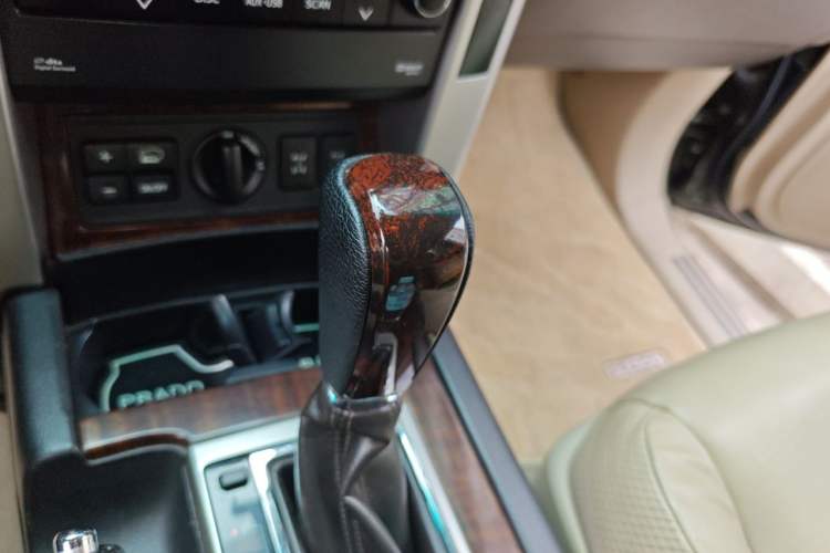 Used Toyota Prado 2010 4.0L Automatic VX NAVI Gear Lever