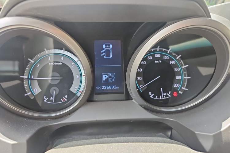 Used Toyota Prado 2010 4.0L Automatic TX-L Instrument Cluster