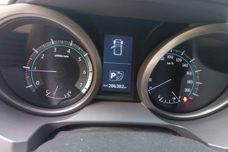 Used Toyota Prado 2010 4.0L Automatic TX-L Instrument Cluster