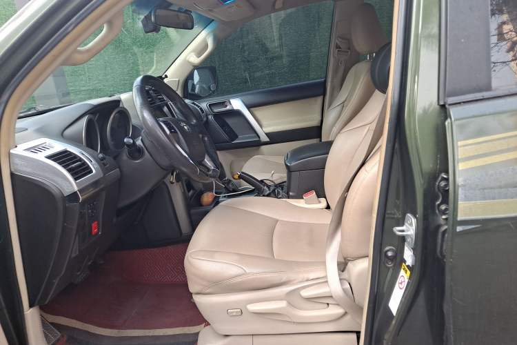 Used Toyota Prado 2010 2.7L Automatic Deluxe Edition Left Front Seat