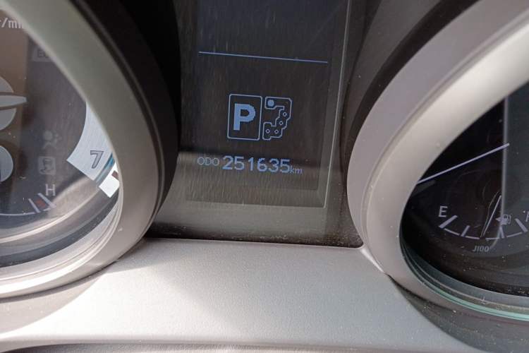 Used Toyota Prado 2010 4.0L Automatic TX-L Odometer Close Up