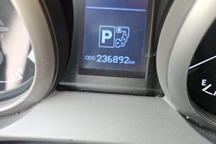Used Toyota Prado 2010 4.0L Automatic TX-L Odometer Close Up