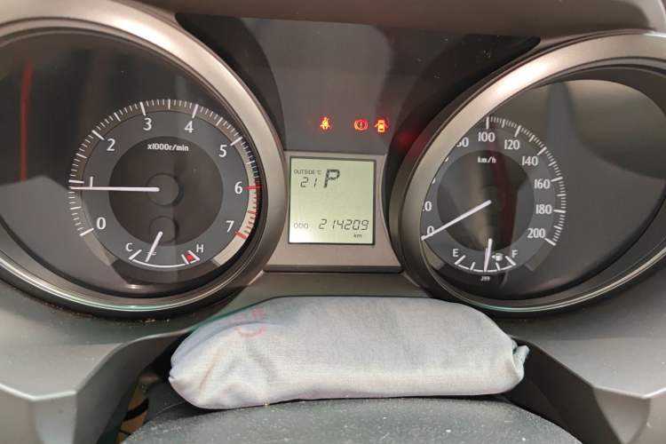 Used Toyota Prado 2010 4.0L Automatic TX Odometer Close Up