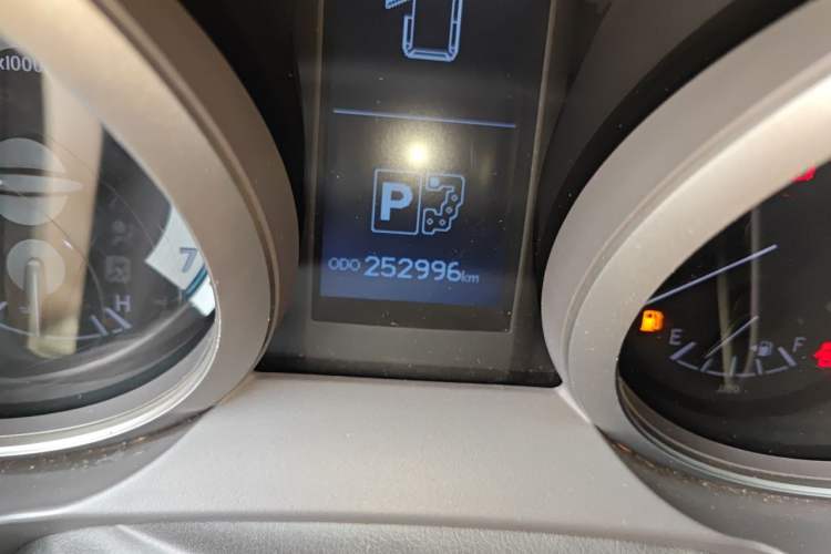 Used Toyota Prado 2010 4.0L Automatic VX Odometer Close Up