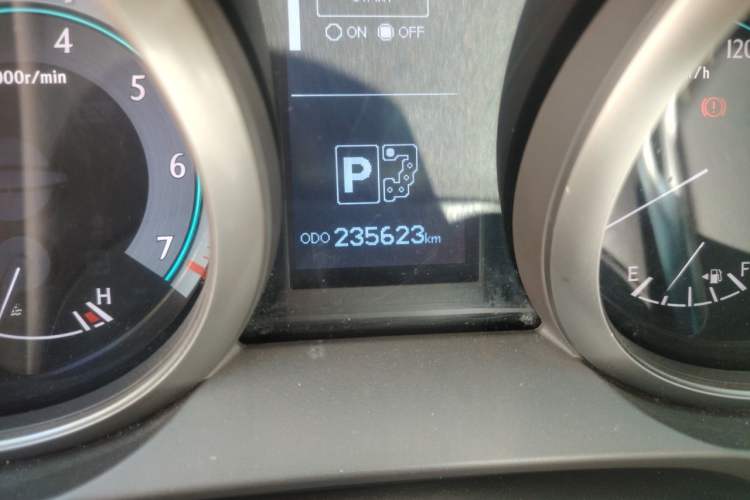 Used Toyota Prado 2010 4.0L Automatic TX-L Odometer Close Up