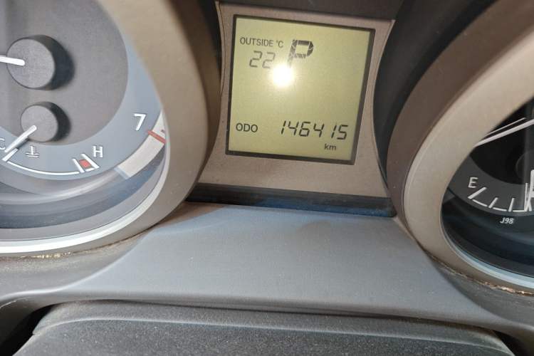 Used Toyota Prado 2010 2.7L Automatic Deluxe Edition Odometer Close Up
