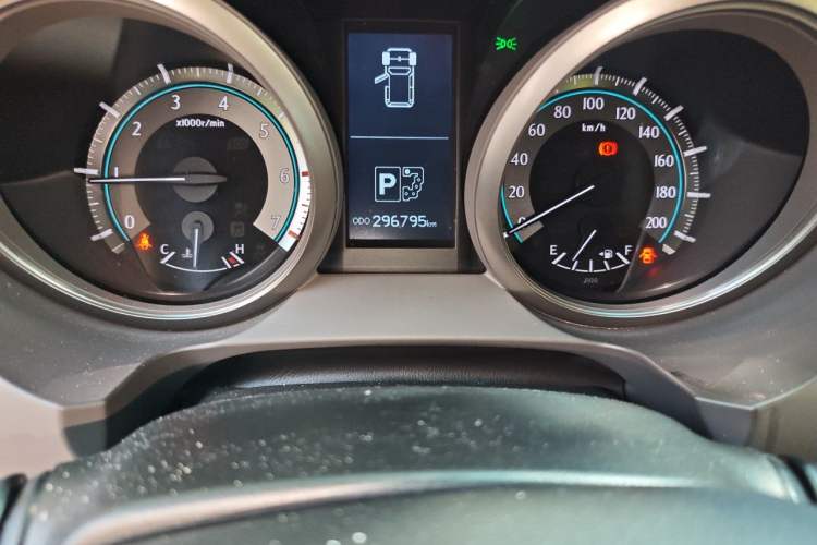 Used Toyota Prado 2010 4.0L Automatic TX-L Odometer Close Up
