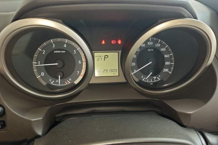 Used Toyota Prado 2010 2.7L Automatic Deluxe Edition Odometer Close Up