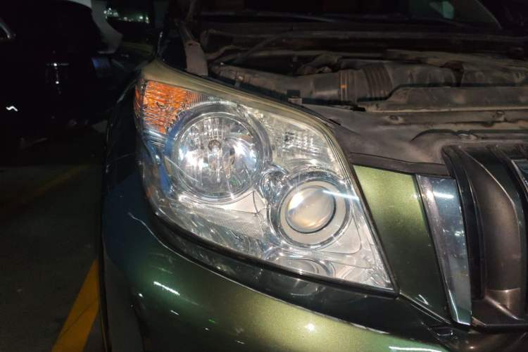 Used Toyota Prado 2010 4.0L Automatic TX-L Right Front Headlight
