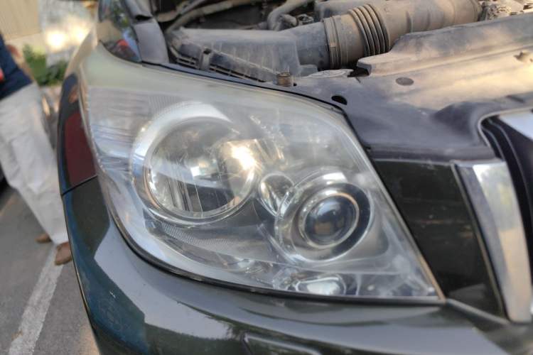 Used Toyota Prado 2010 4.0L Automatic VX Right Front Headlight