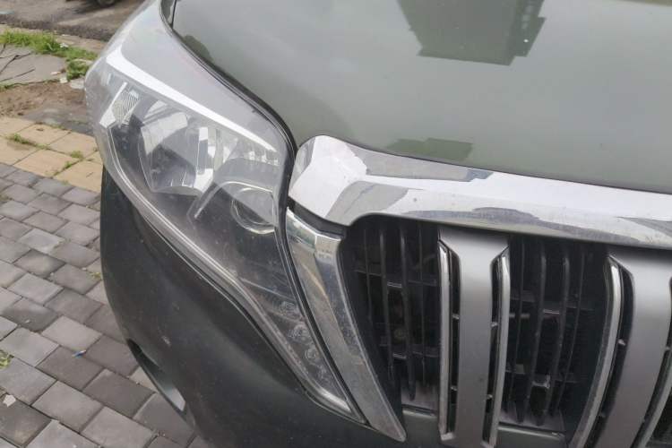 Used Toyota Prado 2010 4.0L Automatic TX-L Right Front Headlight