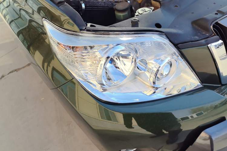 Used Toyota Prado 2010 4.0L Automatic TX-L Right Front Headlight