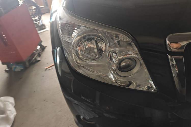 Used Toyota Prado 2010 4.0L Automatic TX-L Right Front Headlight