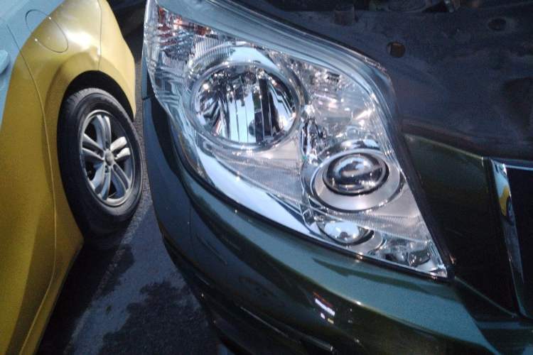 Used Toyota Prado 2010 4.0L Automatic TX-L NAVI Right Front Headlight