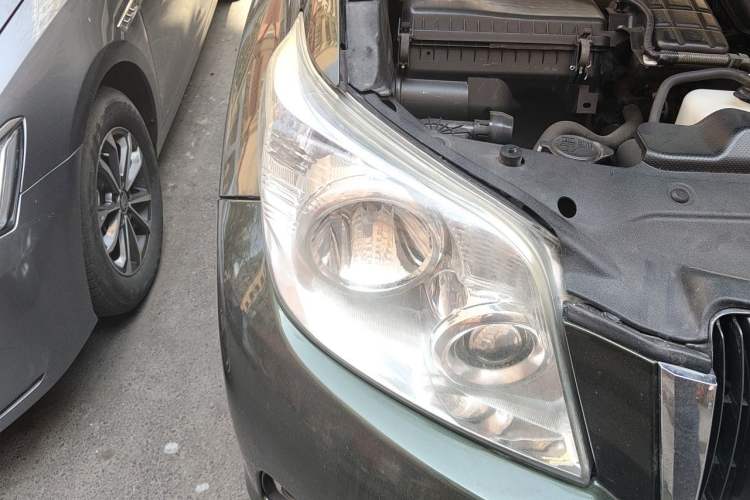 Used Toyota Prado 2010 2.7L Automatic Deluxe Edition Right Front Headlight