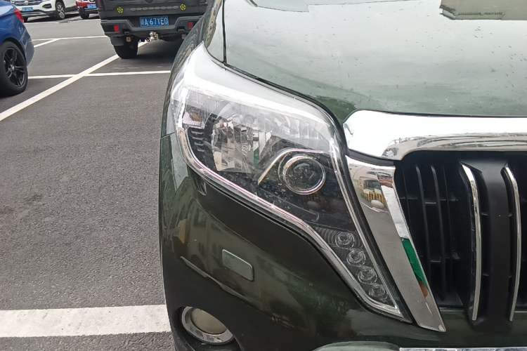 Used Toyota Prado 2010 2.7L Automatic Standard Edition Right Front Headlight