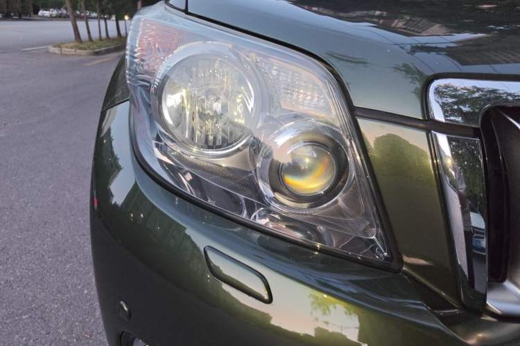 Used Toyota Prado 2010 4.0L Automatic VX Right Front Headlight