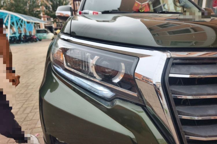 Used Toyota Prado  Right Front Headlight