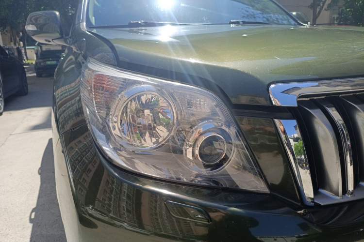 Used Toyota Prado 2010 4.0L Automatic VX Right Front Headlight