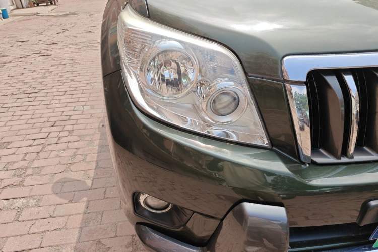 Used Toyota Prado 2010 2.7L Automatic Deluxe Edition Right Front Headlight