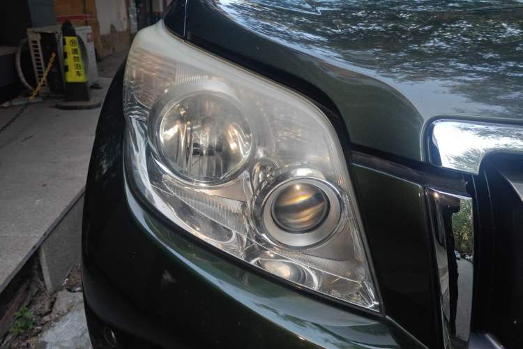 Used Toyota Prado 2010 4.0L Automatic TX-L NAVI Right Front Headlight