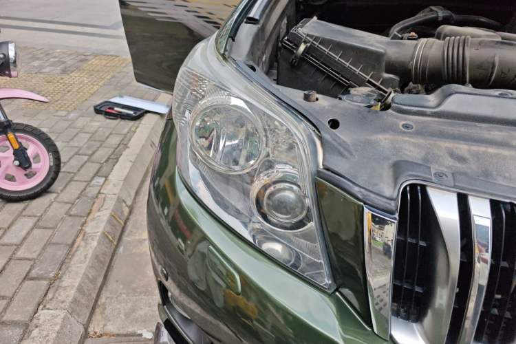Used Toyota Prado 2010 4.0L Automatic VX NAVI Right Front Headlight
